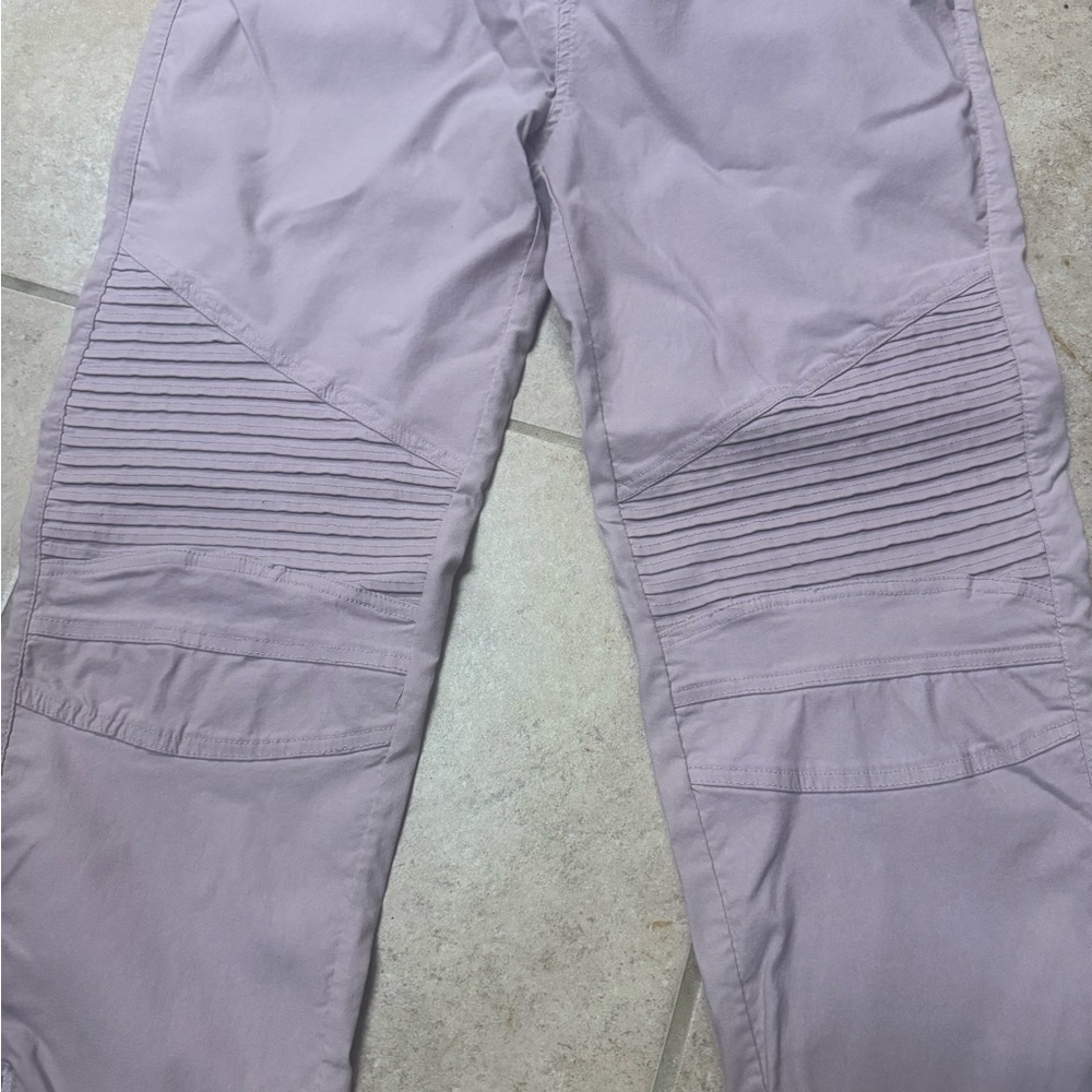 Women’s Light Pink capris - Picture 6 of 10